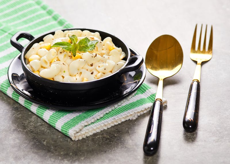 Creamy spicy mac and cheese side dish